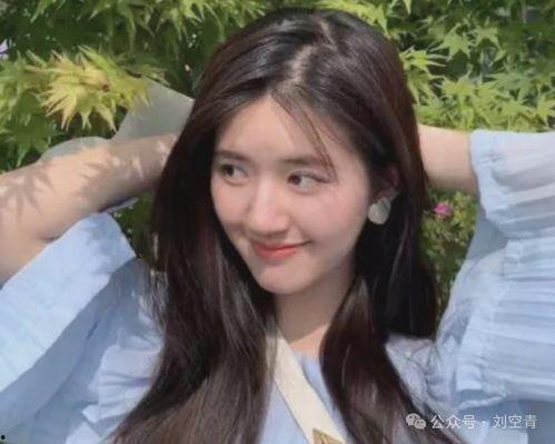 赵露思图片 社会热点插画,青春偶像的时尚演绎